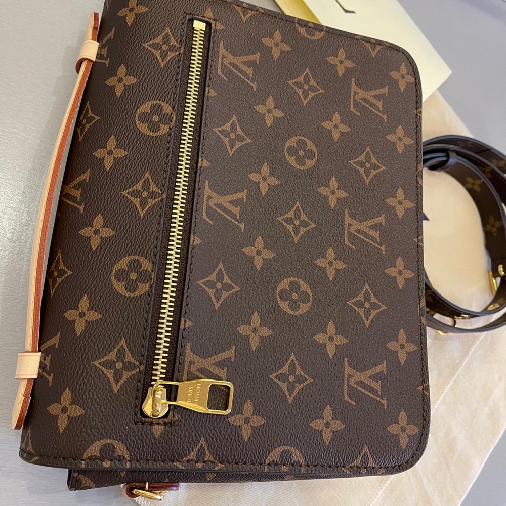 Louis Vuitton Pochette MΓ©tis in Monogram - Picture 3 of 6